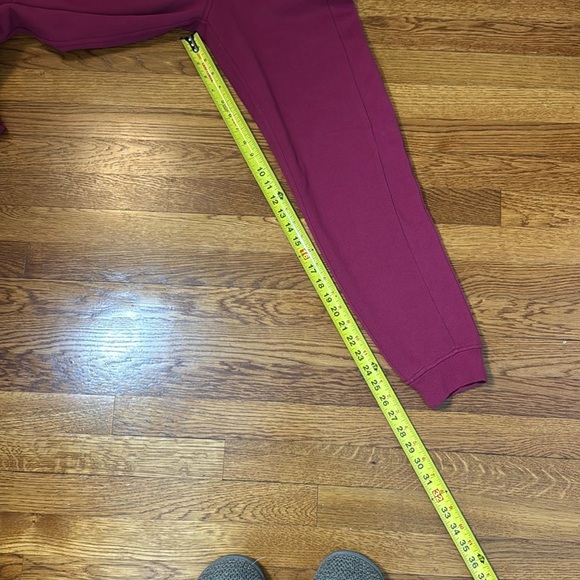 Lululemon Scuba High-Rise Jogger Pomegranate Size 2 - Picture 9 of 12